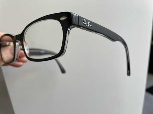 Ray-Ban - noir et transparente