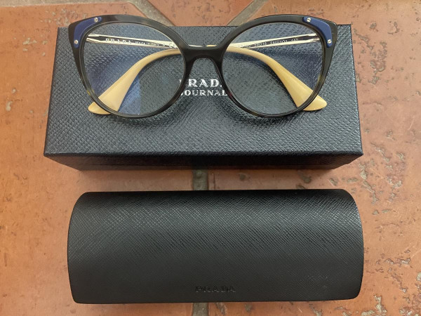 Prada - VPR12U