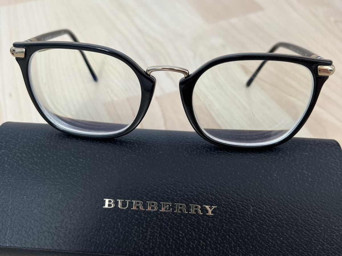 Burberry - B2269