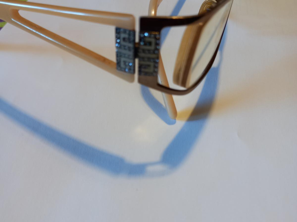 givenchy - VGV243S
