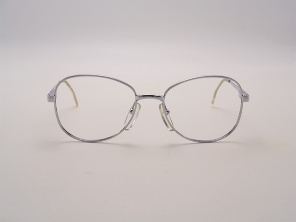 ESSILOR - 52-18