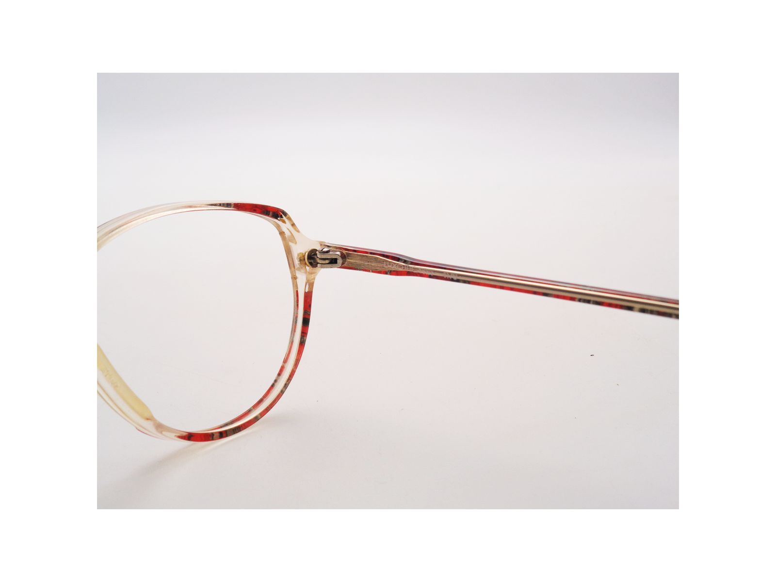 Glasses brands not owned online by luxottica