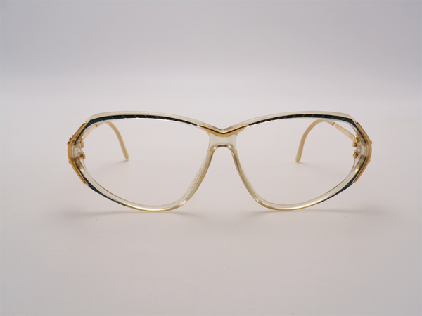 ESSILOR - 62 - 10