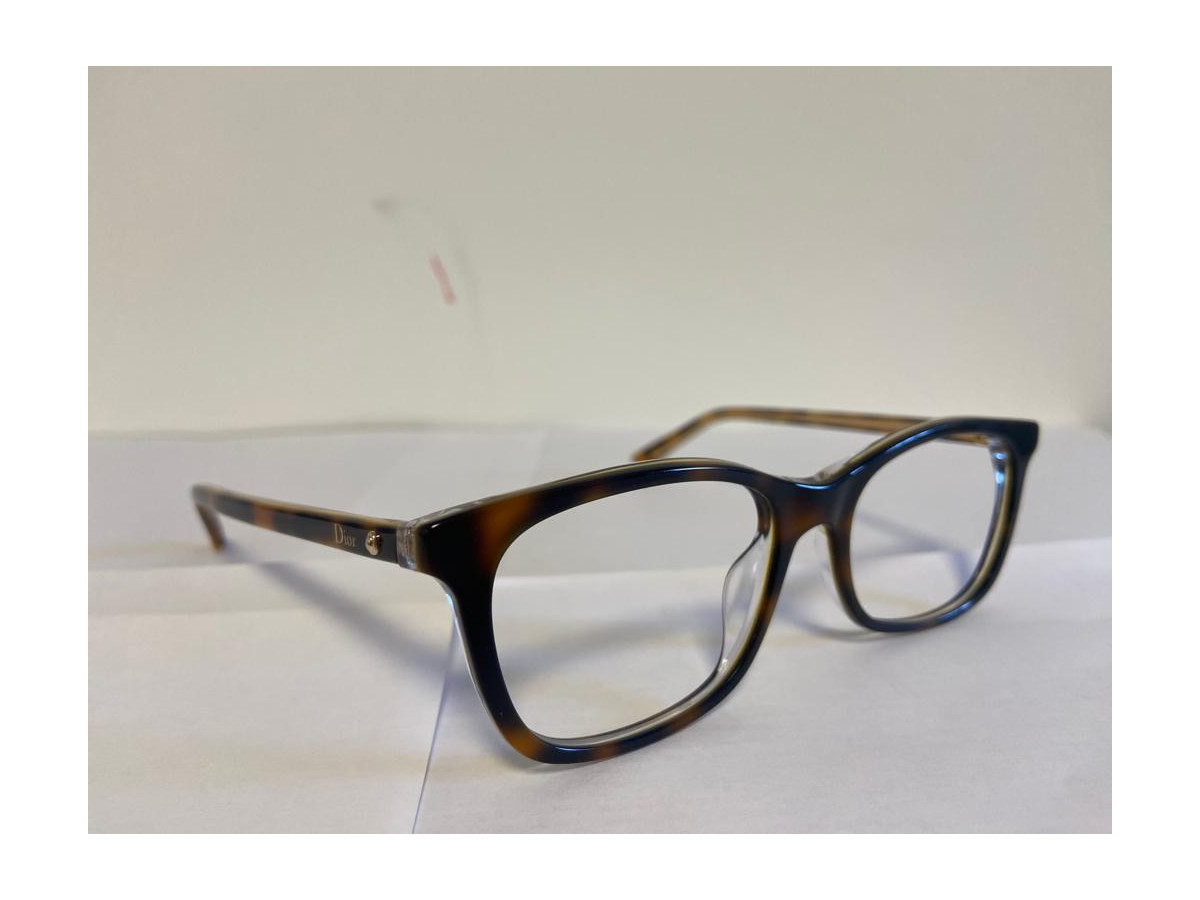 Dior - montaigne num 18