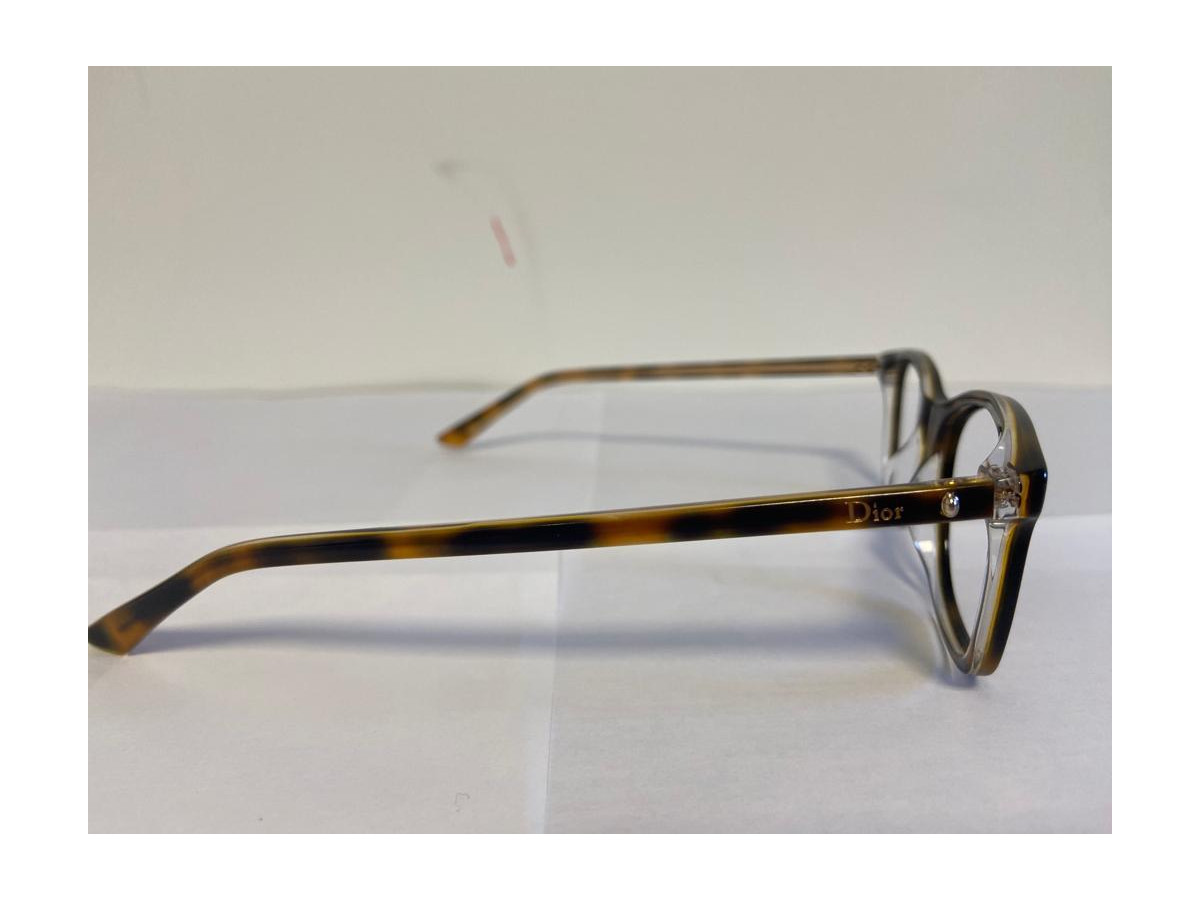 Dior - montaigne num 18