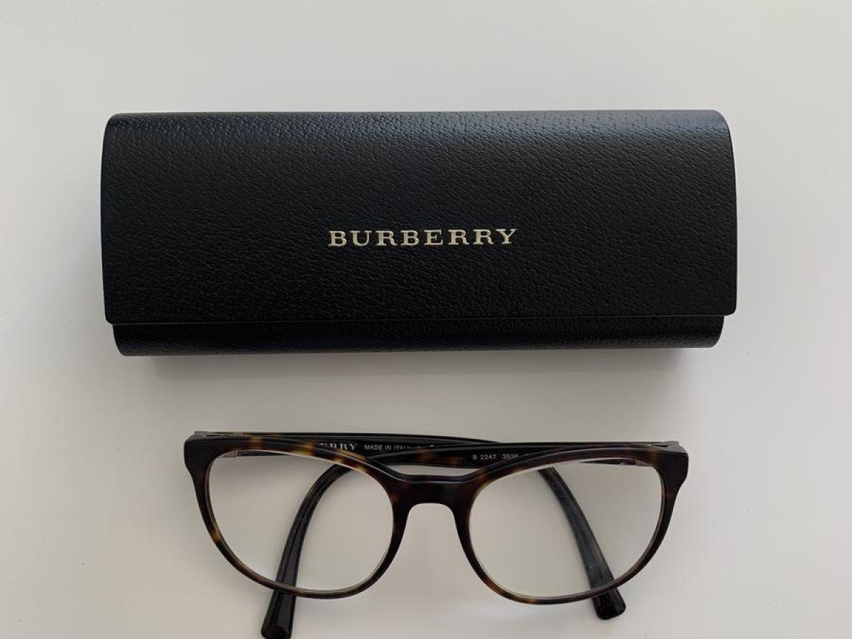 Burberry - B2247