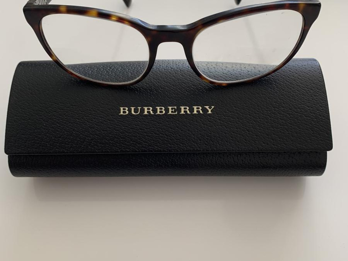 Burberry - B2247