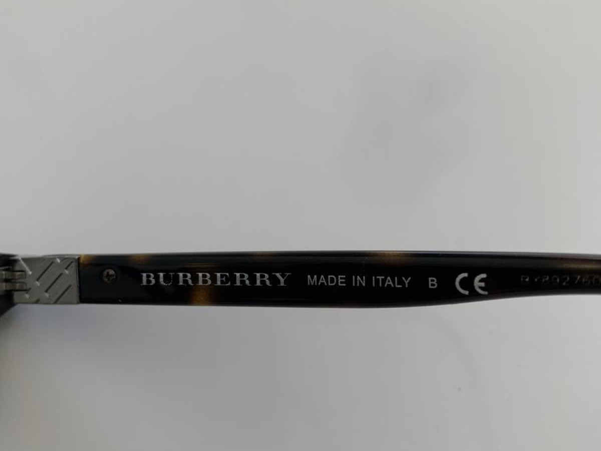 Burberry - B2247