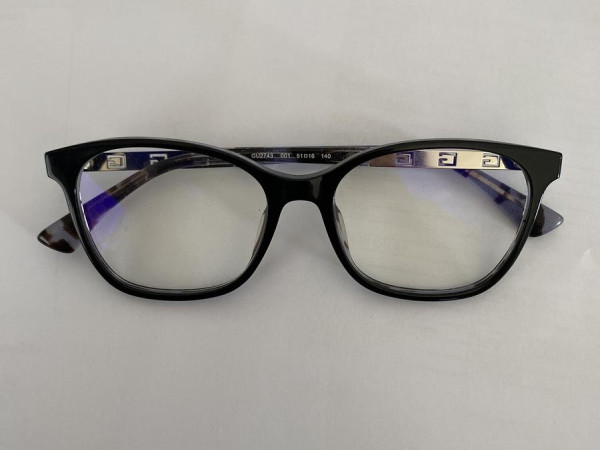 Guess-GU2743