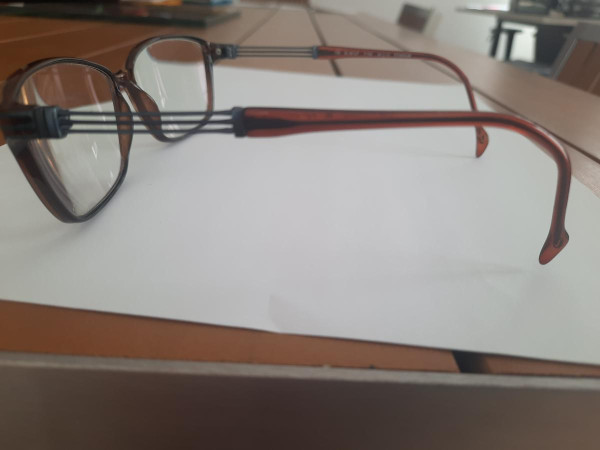 STEPPER-AMBRE ET BLEU-TITANUIM