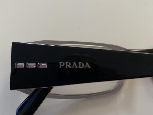 prada.jpg