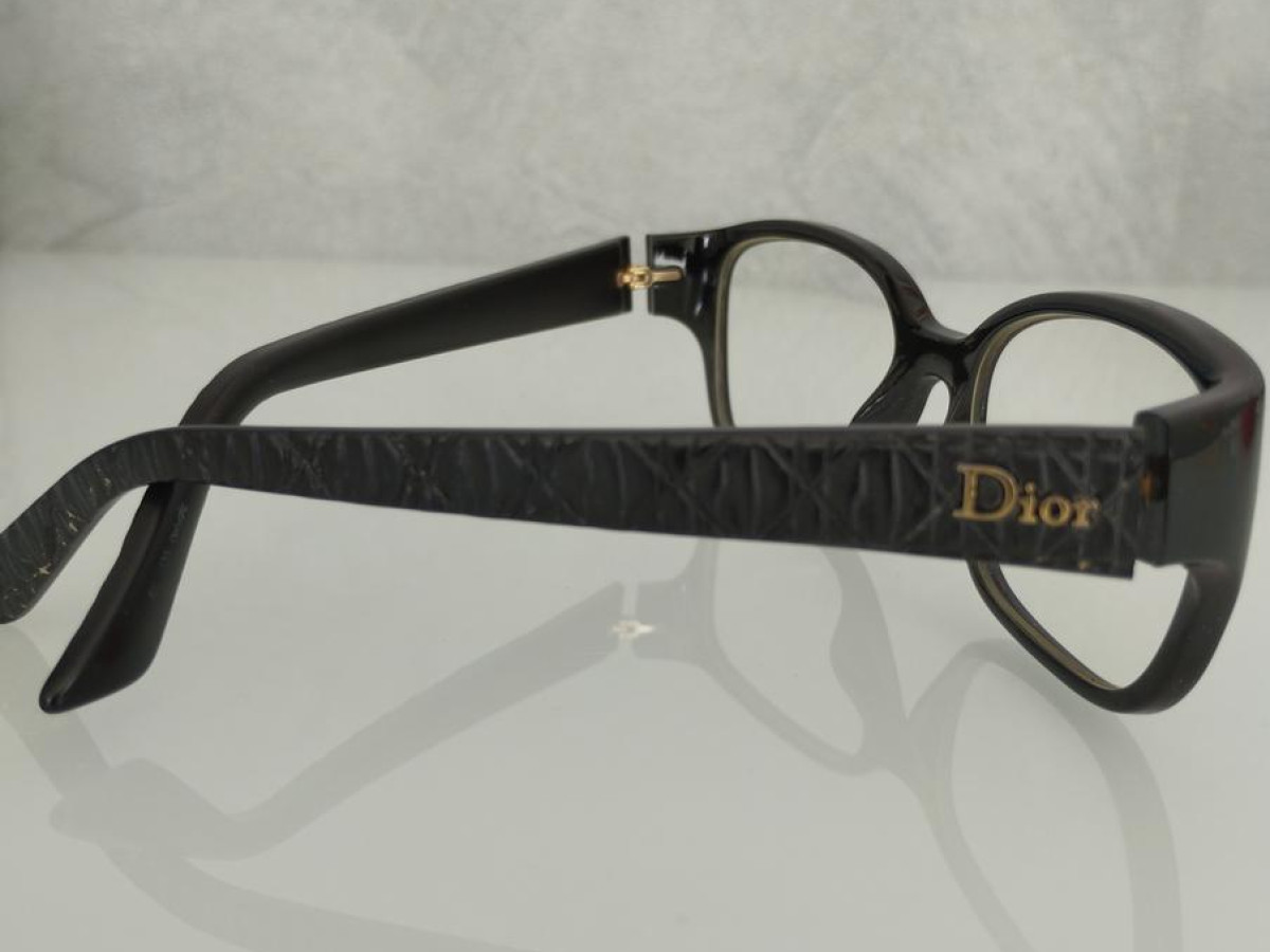DIOR