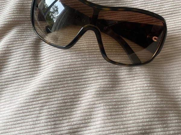 Ray ban