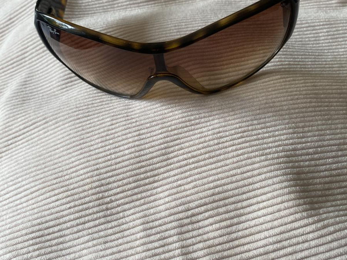 Ray ban