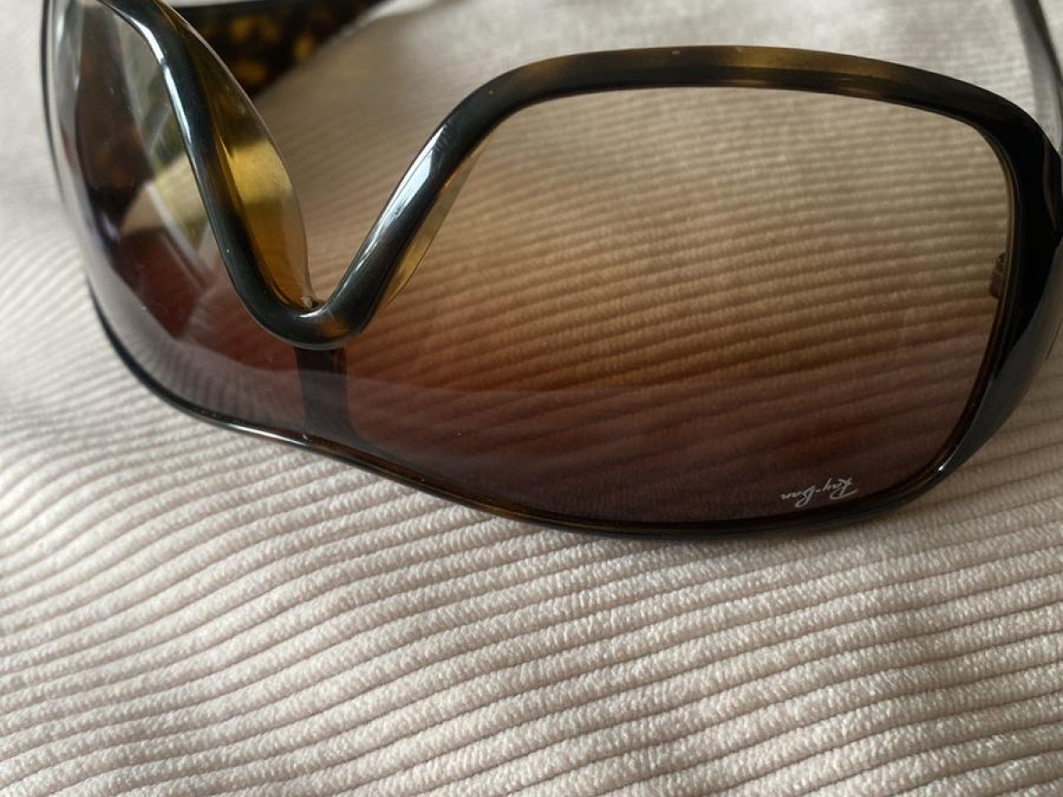 Ray ban