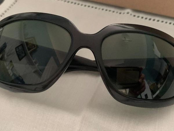 Second hand Ray Ban sunglasses iconic style Seecly 6