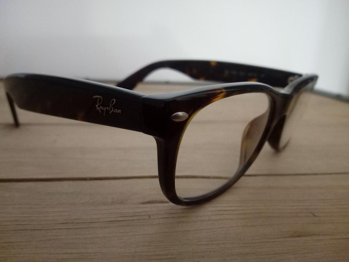 RAY-BAN