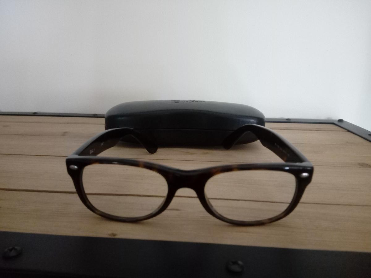 RAY-BAN