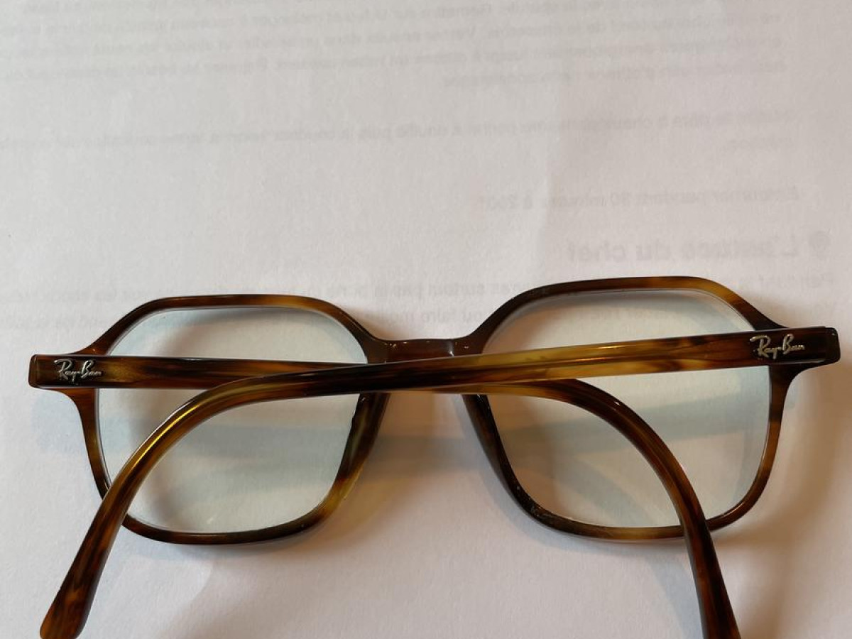 RAY-BAN