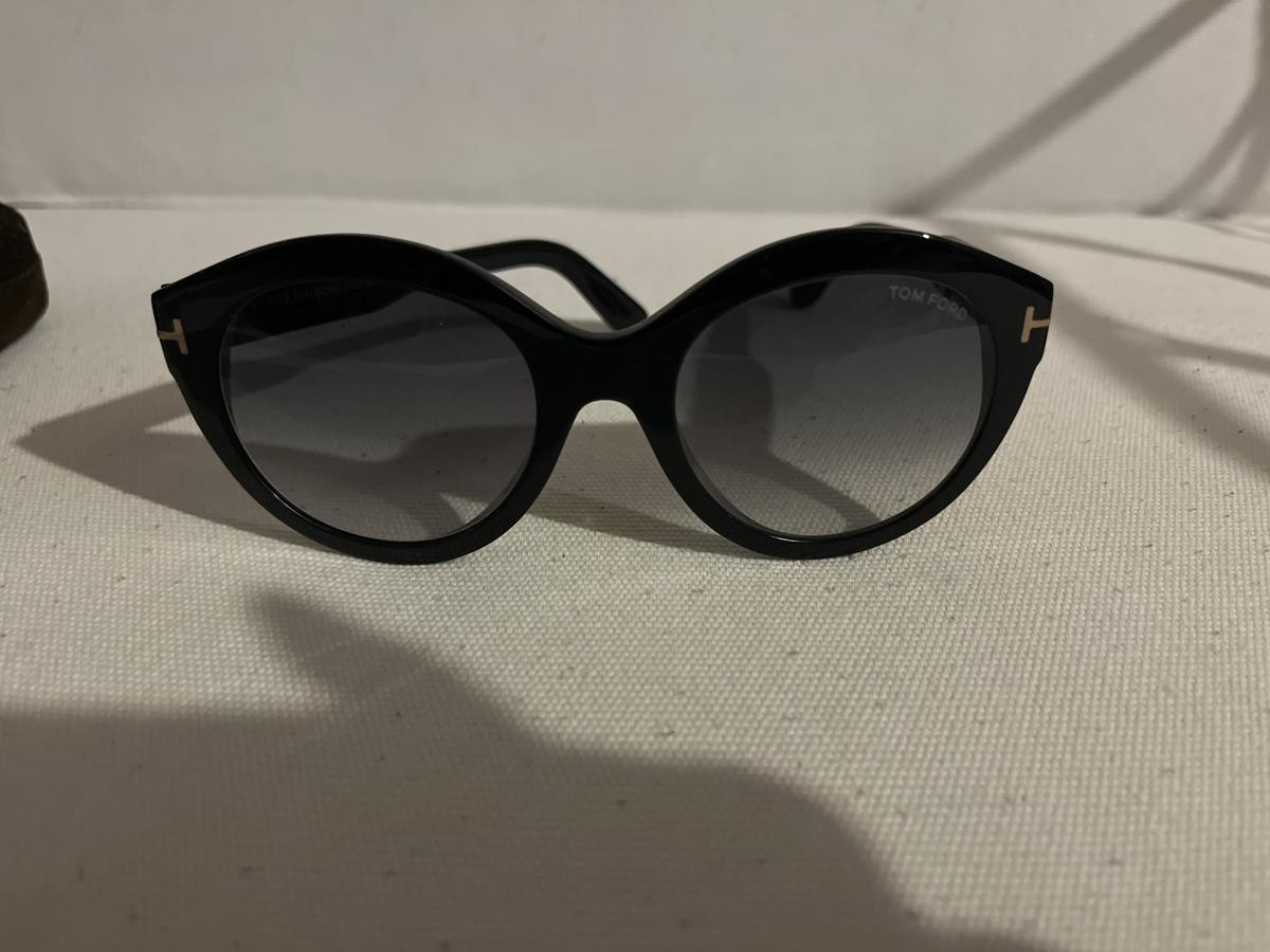 Tom Ford,- Roseanna