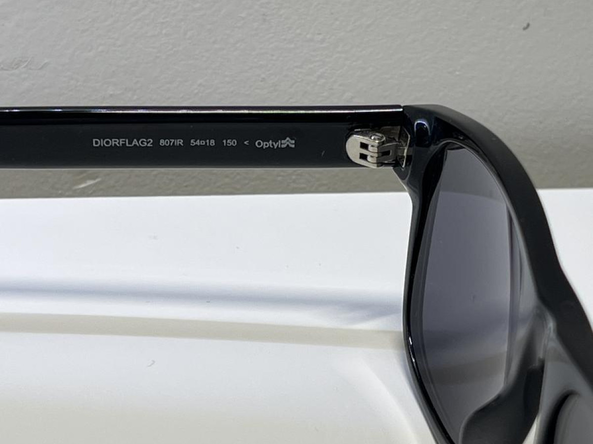 DIOR - DIORFLAG2