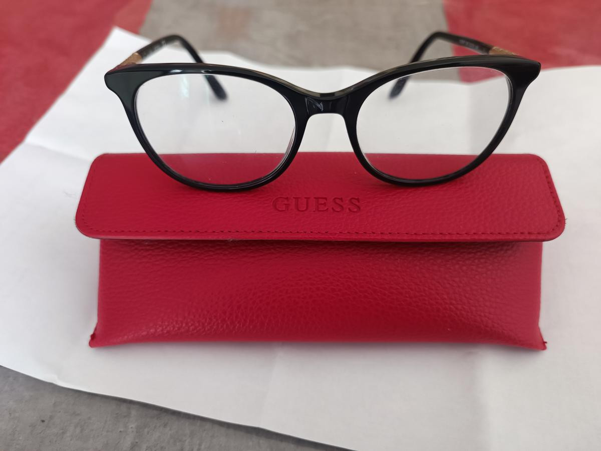 Guess GU2657