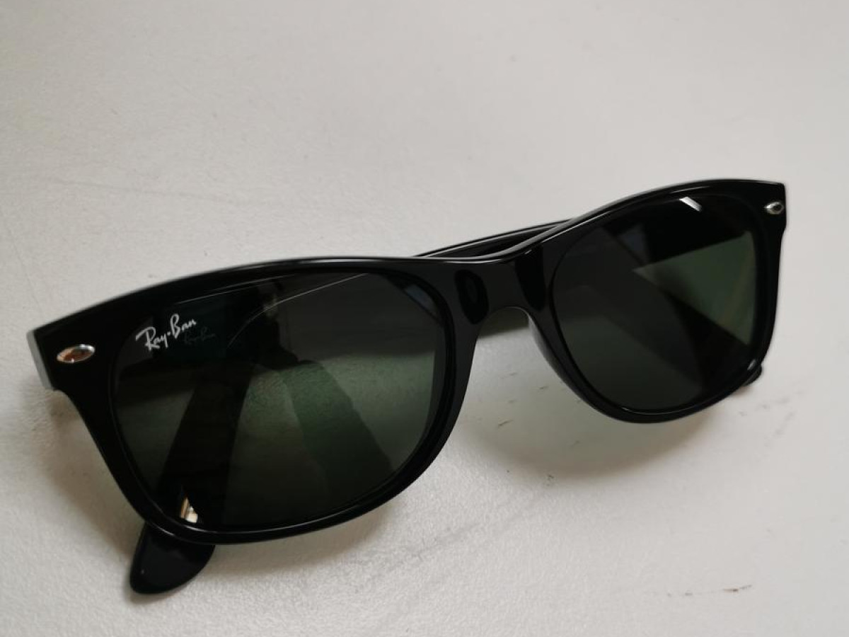 Ray-Ban - RB2132