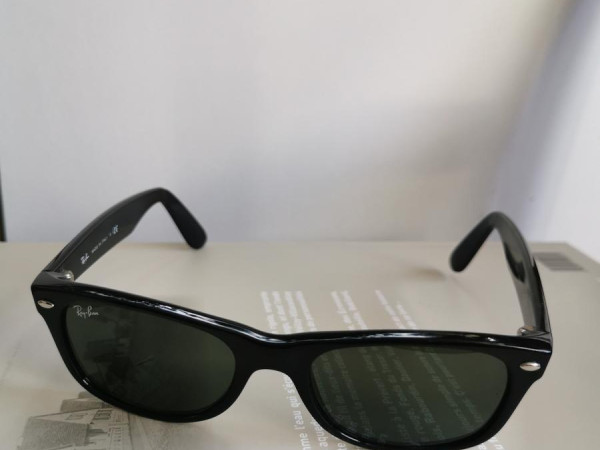 Ray-Ban - RB2132