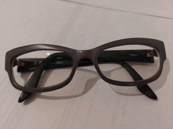 Second hand Dior glasses unique style at affordable price