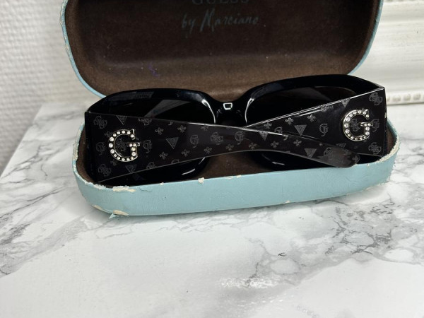 Guess Gu6484