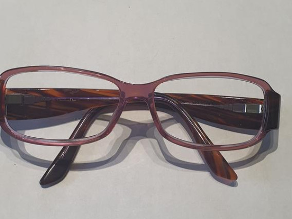 Second hand Dior glasses unique style at affordable price