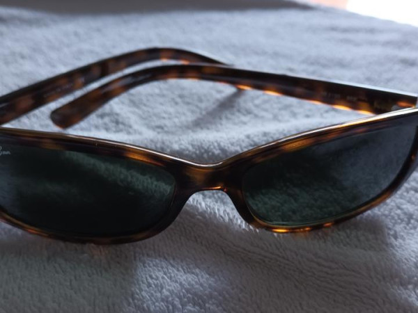 Ray Ban