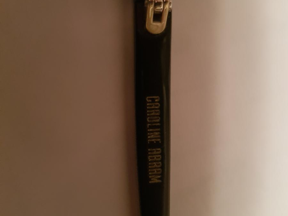 Caroline Abram NOUR 215