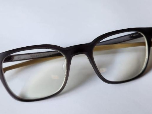 OAKLEY