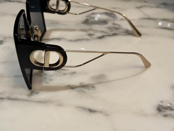Dior 30 Montaigne SU 22B0