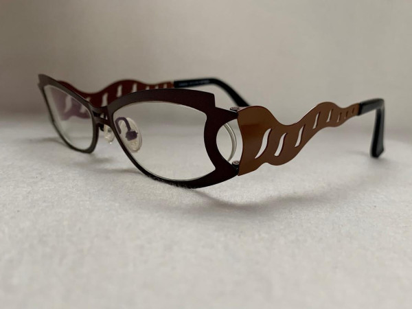 GLANCE OF LENS - French design