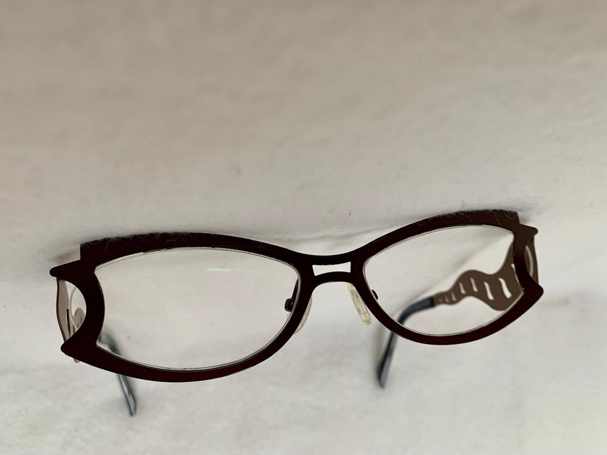 GLANCE OF LENS - French design