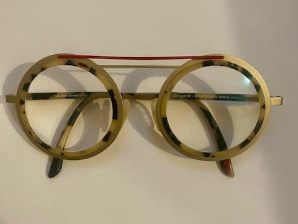 La Petite Lunette Rouge