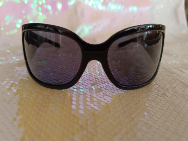 Givenchy SGV 633s