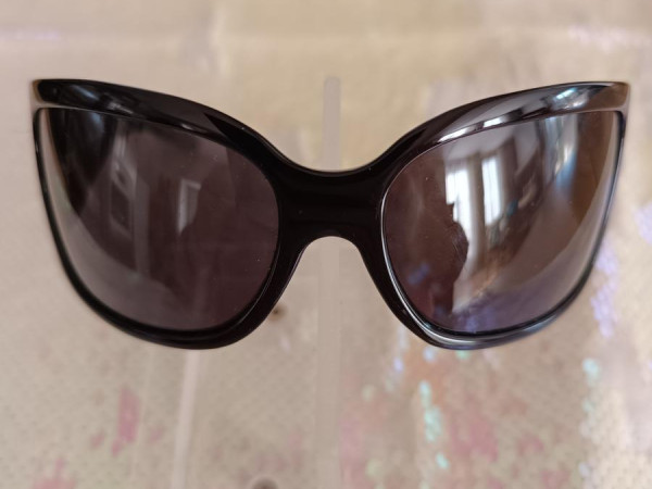 Givenchy SGV 633s