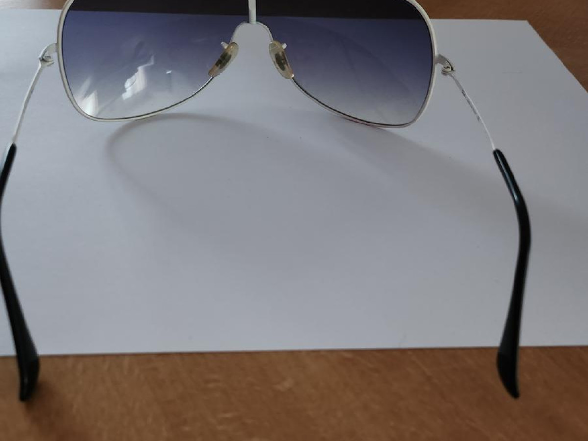 Ray-Ban