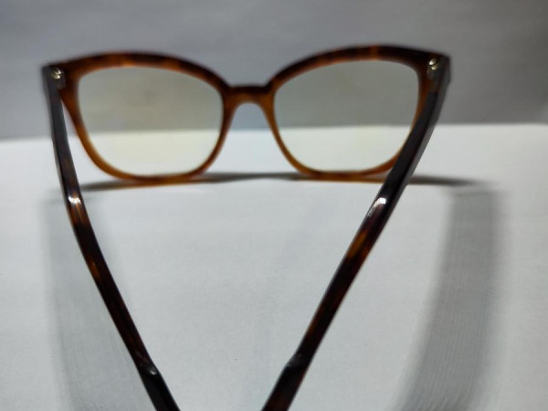 Caroline Abram - FLORE 131