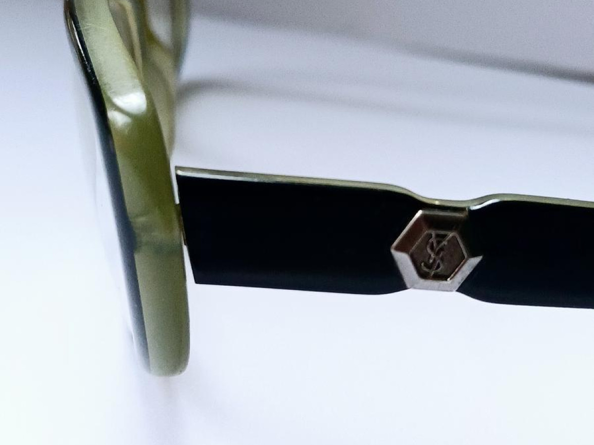 Yves Saint Laurent - 5092 Y815