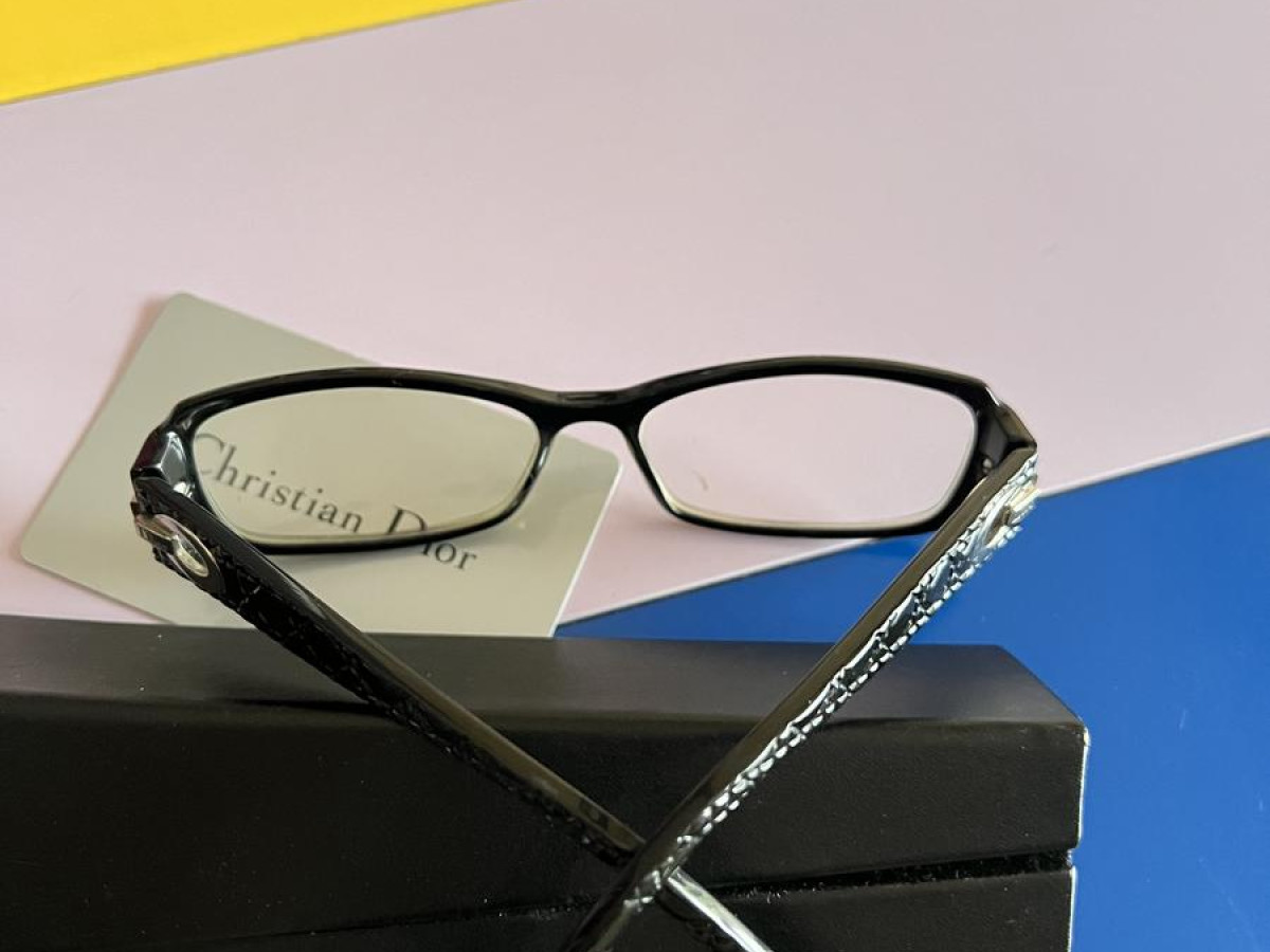 DIOR - MCZ02BWFJD