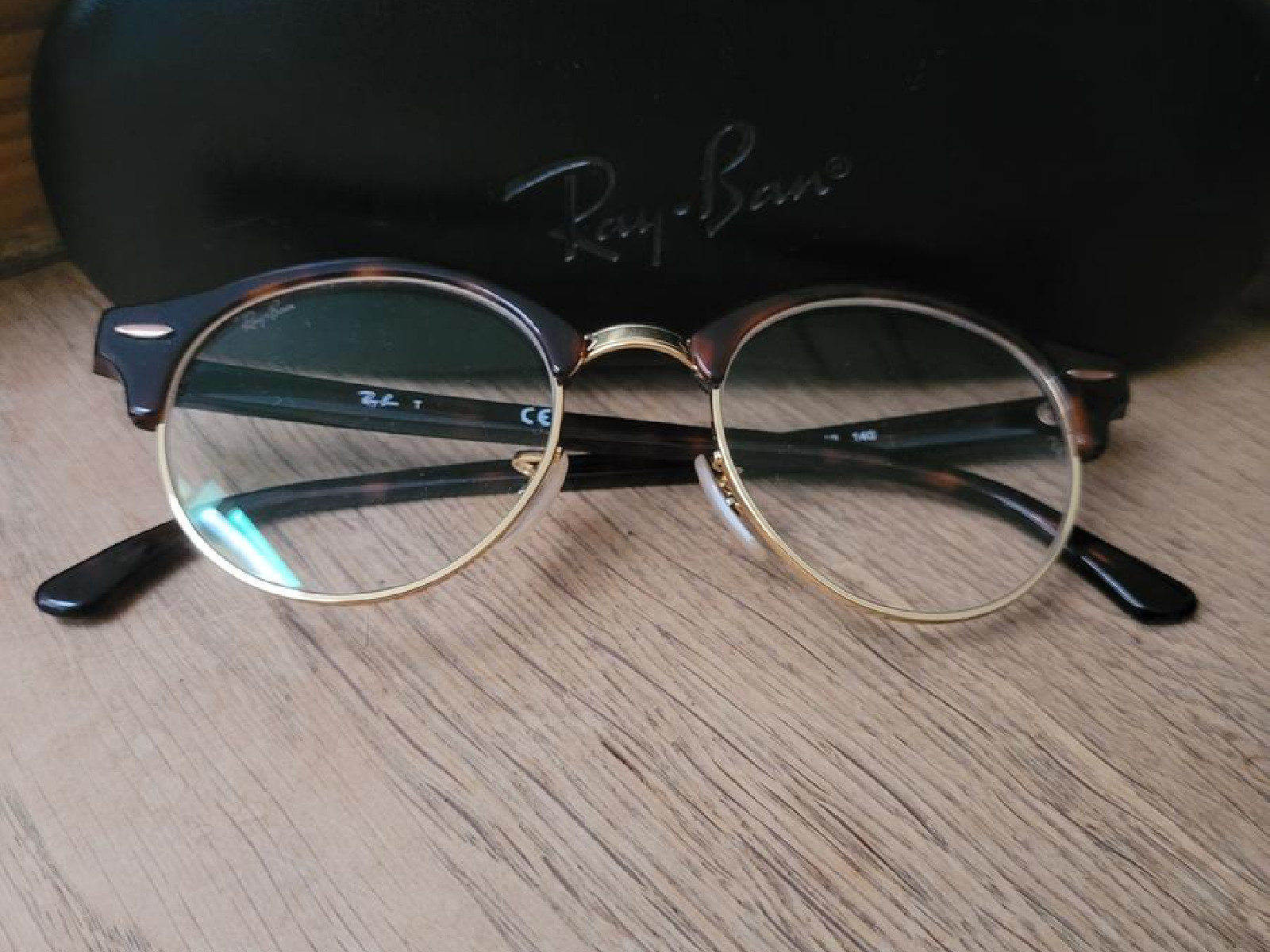 Rayban RB4246V