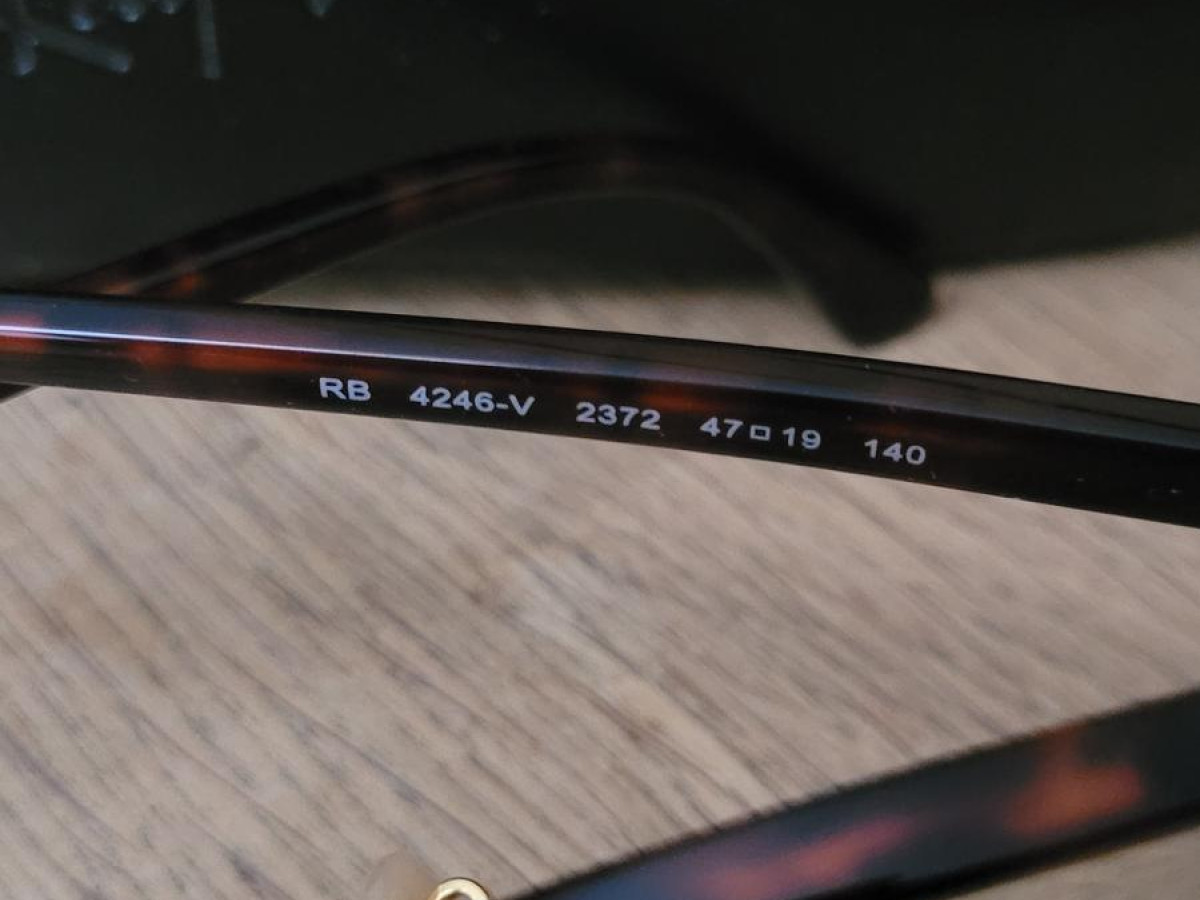 Rayban - RB4246V