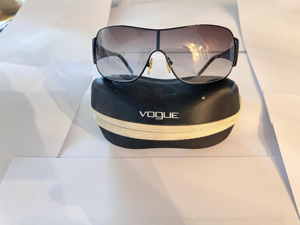VOGUE - VO3640