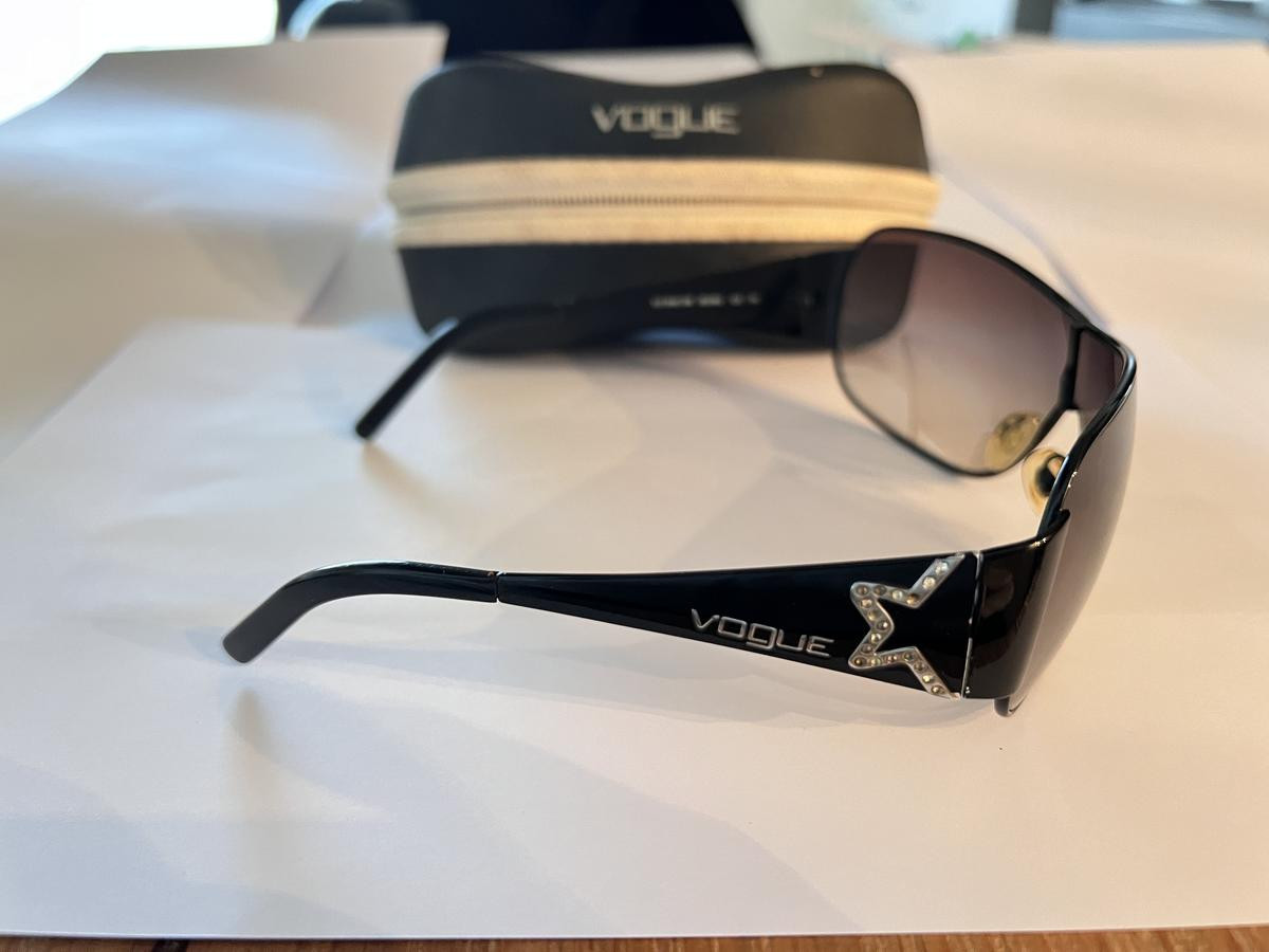VOGUE - VO3640