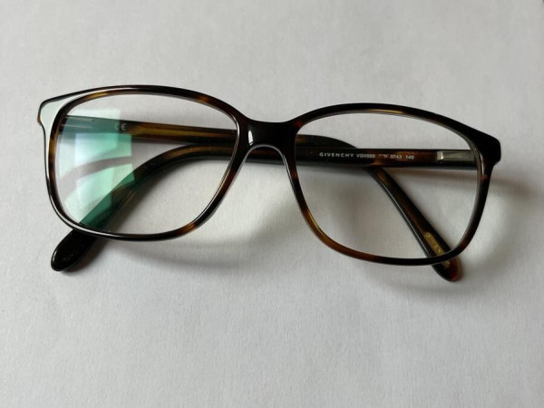 Givenchy - vgv 800 0743