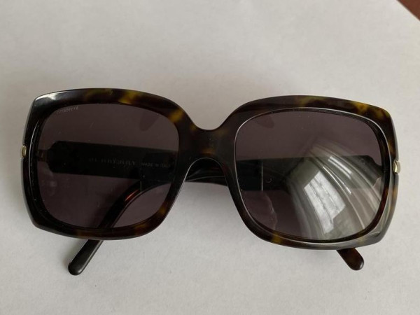Burberry - b4020-b